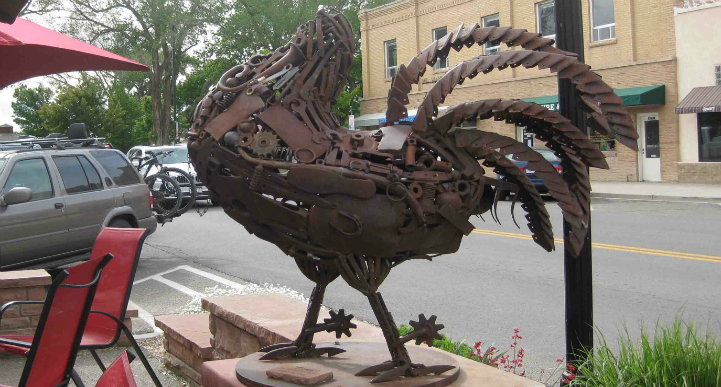 Mike the Headless Chicken statue