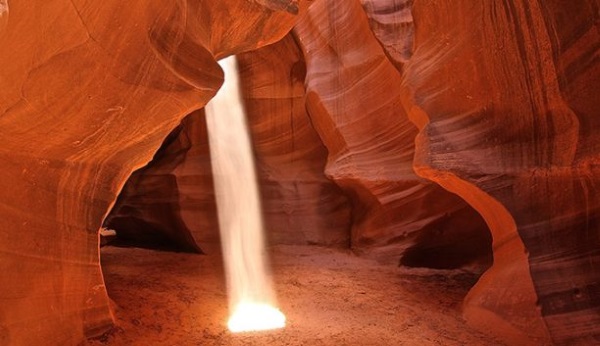 上羚羊谷光线景观