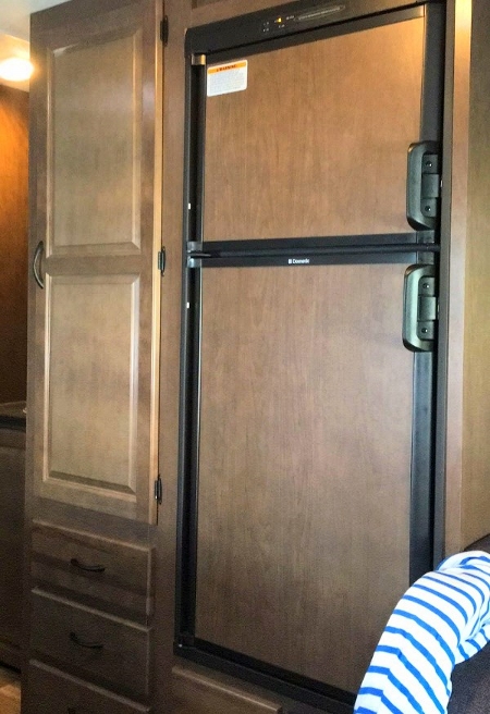 房车内部设备-冰箱的使用方法