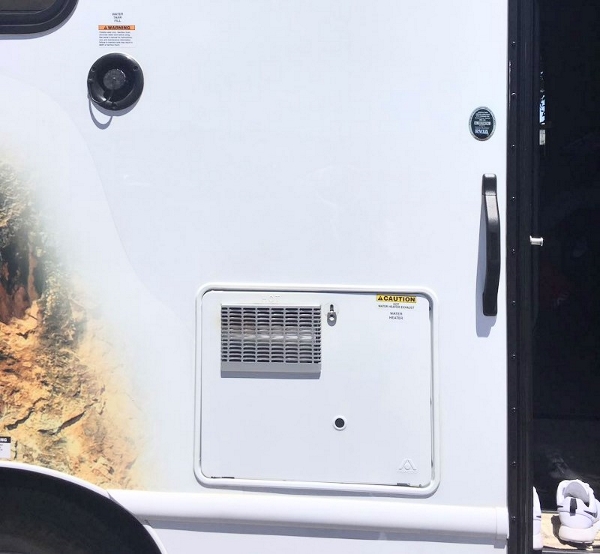 美加房车使用说明-净水口