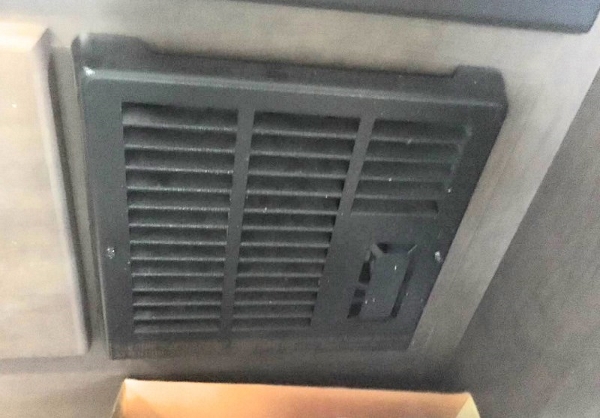 房车里面的暖气片