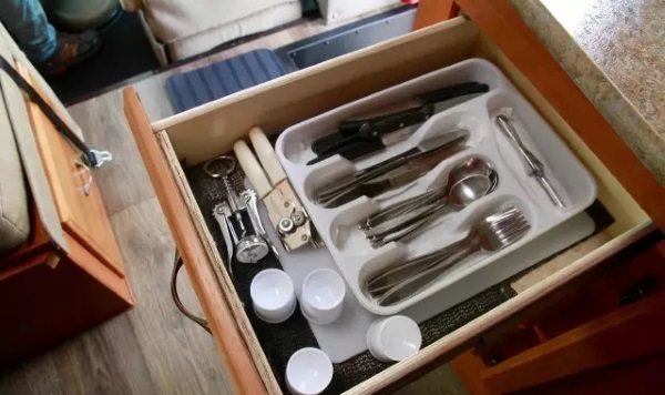 美加房车上的配置-刀叉用具